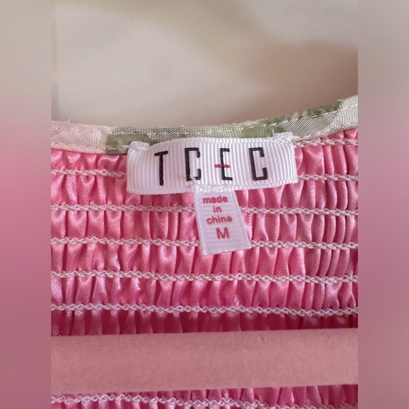 Size (US) medium! TCEC! Women’s, smock, floral! Perfect for the SUMMER!! - Picture 4 of 5